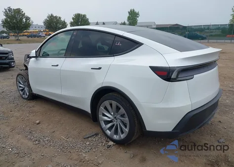 2026 Tesla Model Y Long Range Dual Motor All-Wheel Drive/Long Range Launch Series z USA, uszkodzony, nr VIN 7SAYGDEE5TF333281